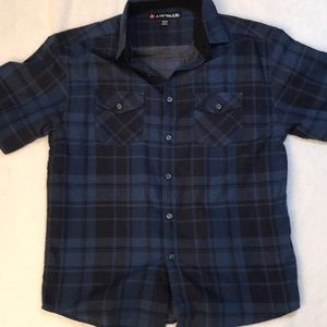 Like new Airwalk black and blue plaid button down short sleeved shirt size 14/16